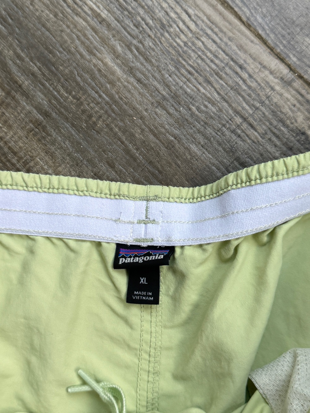 Patagonia green yellow swim shorts Size XL #outdoor #summer - Picture 3 of 3